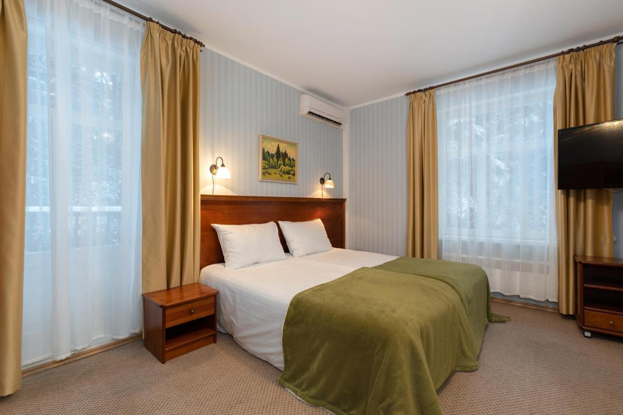 Verevi Motel Елва Екстериор снимка